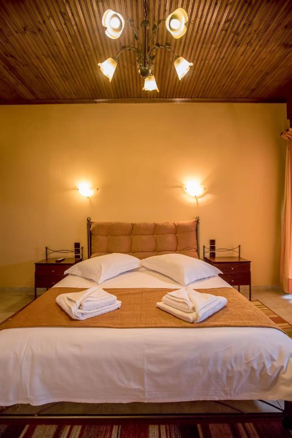 Kynthia Guesthouse เนโอโคริออน ภายนอก รูปภาพ