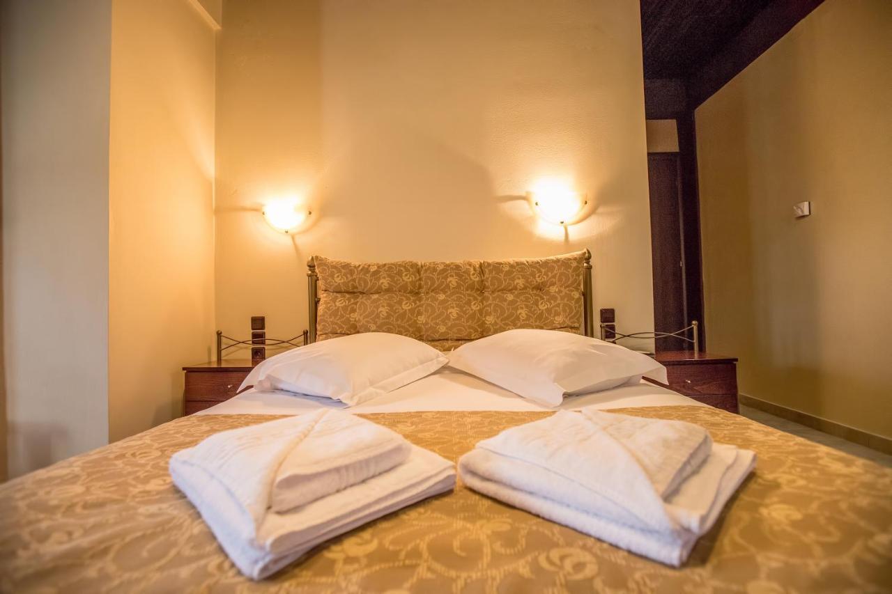 Kynthia Guesthouse เนโอโคริออน ภายนอก รูปภาพ