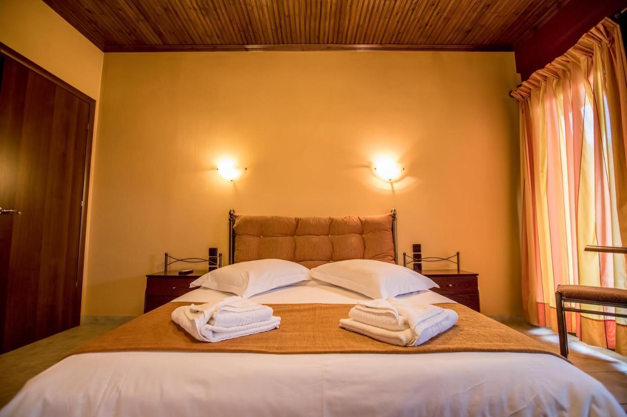 Kynthia Guesthouse เนโอโคริออน ภายนอก รูปภาพ